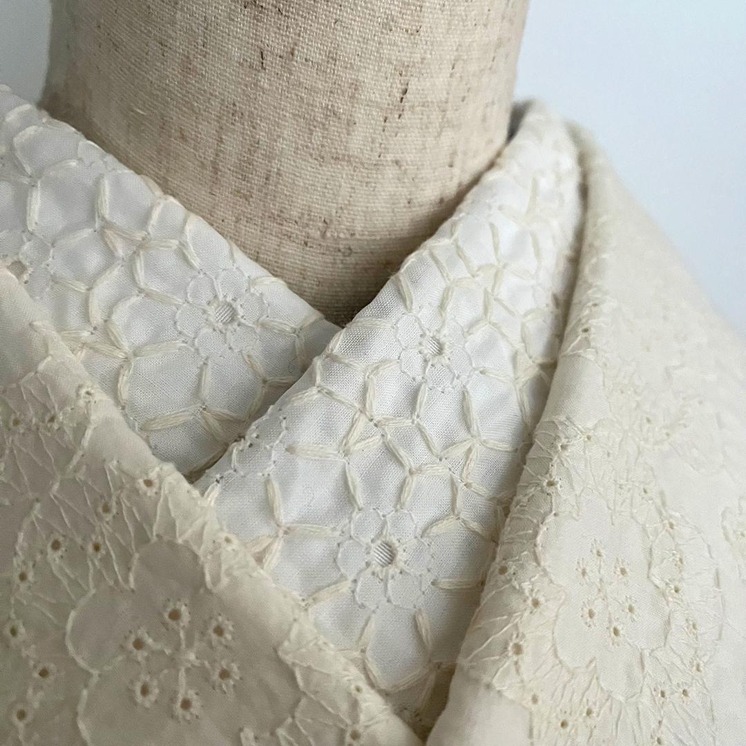 半衿 花の刺繍のコットンレース エクリュ オフ白にキナリ 半襟 洗える 綿レース