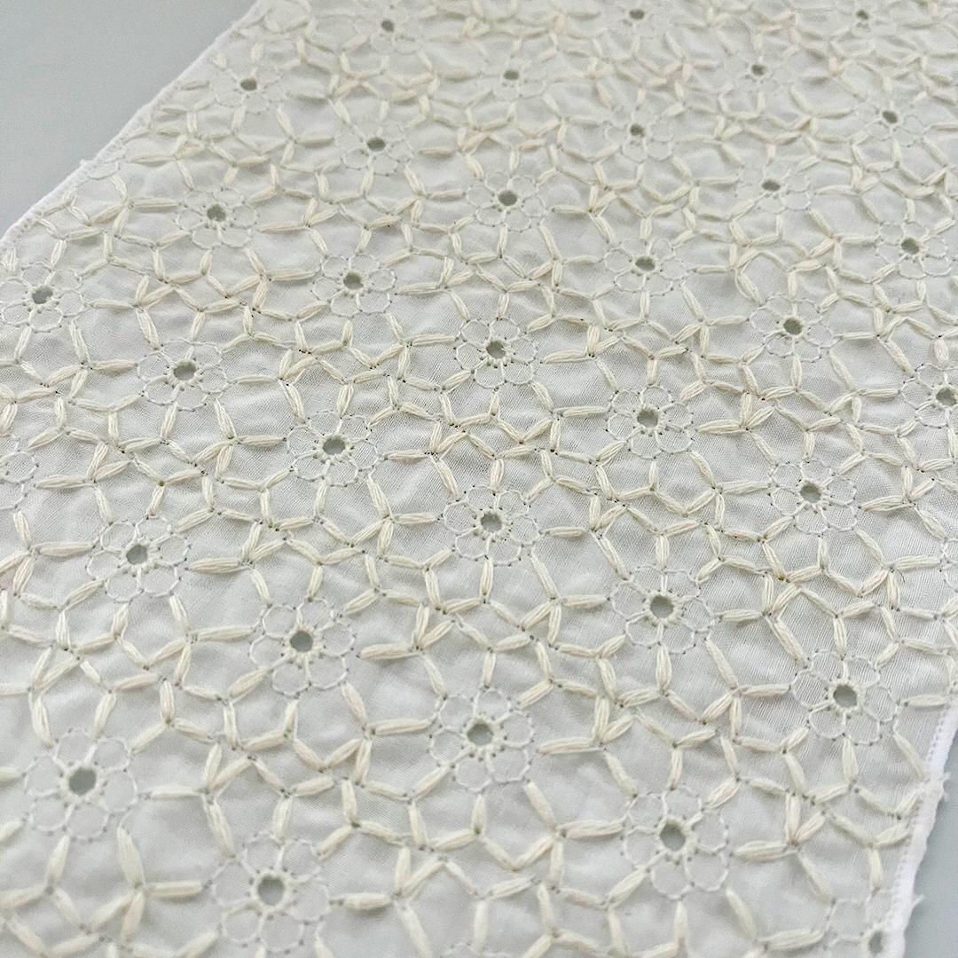 半衿 花の刺繍のコットンレース エクリュ オフ白にキナリ 半襟 洗える 綿レース