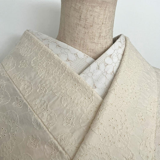 半衿 花輪のコットンレース 半襟 オフ白にアイボリー エクリュ 生成 きなり