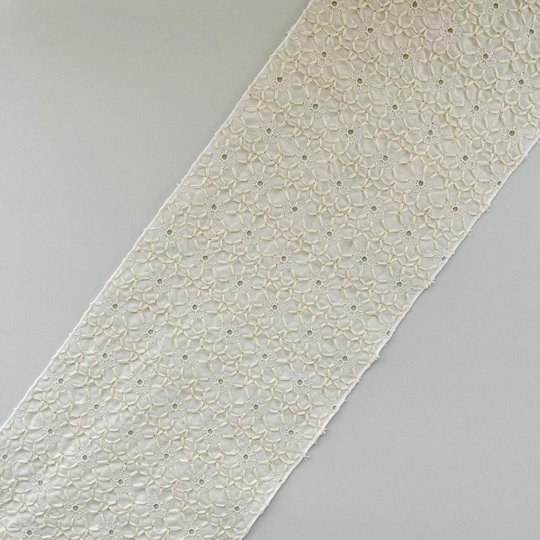 半衿 花の刺繍のコットンレース エクリュ オフ白にキナリ 半襟 洗える 綿レース
