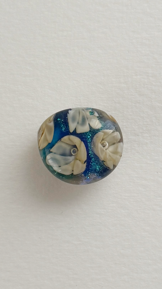 閃光舎 ガラスの帯留め 水中花 青 2288