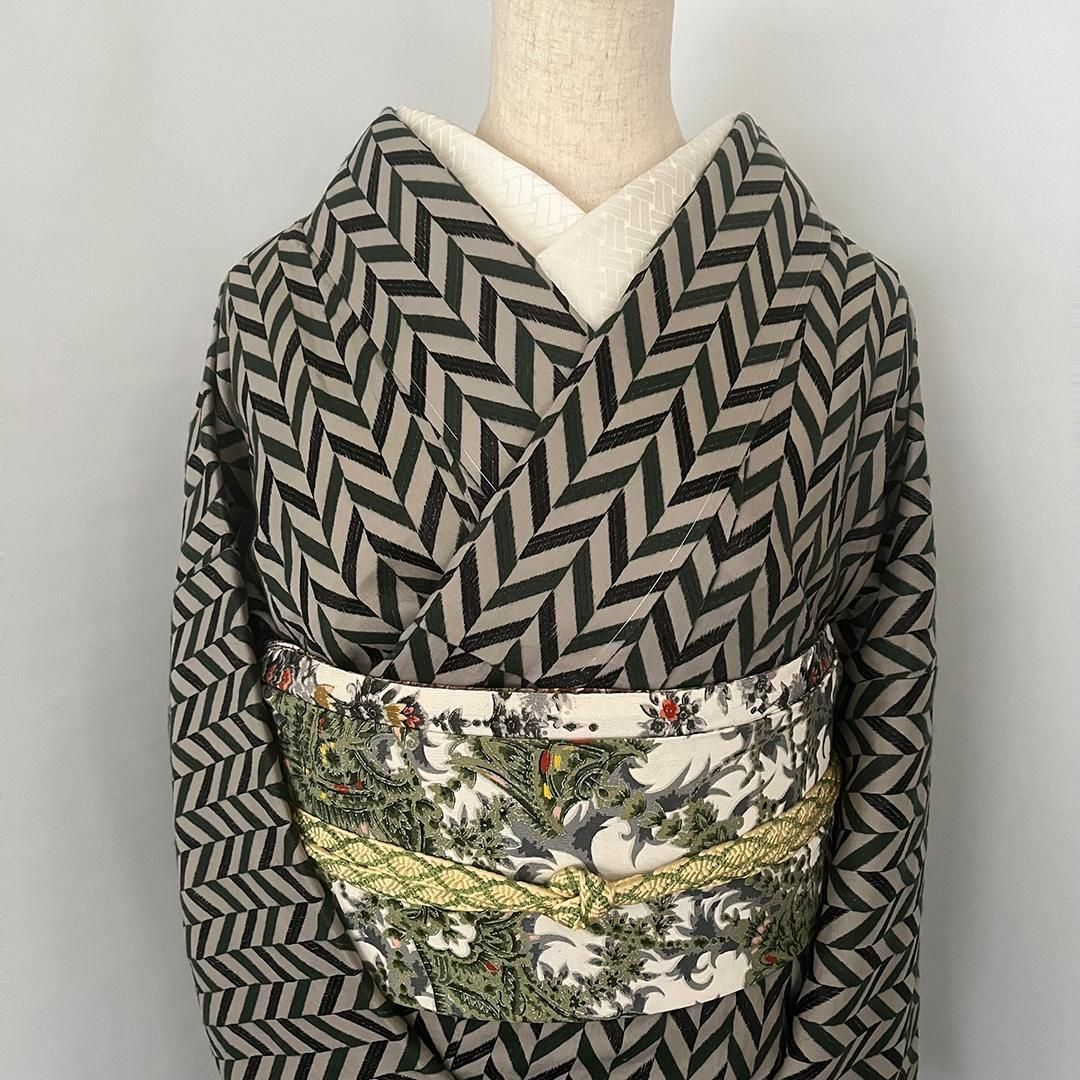 着物 単衣 黒と緑の矢絣刺繍 カーキ コットン きもの コットンレース 木綿