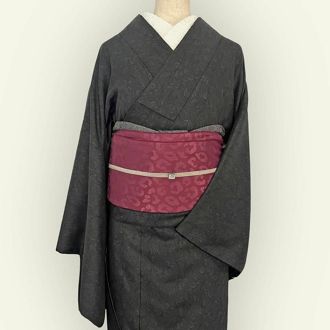 着物 袷 唐草 墨黒 オリジナルきもの 色無地風 ポリエステル 洗える