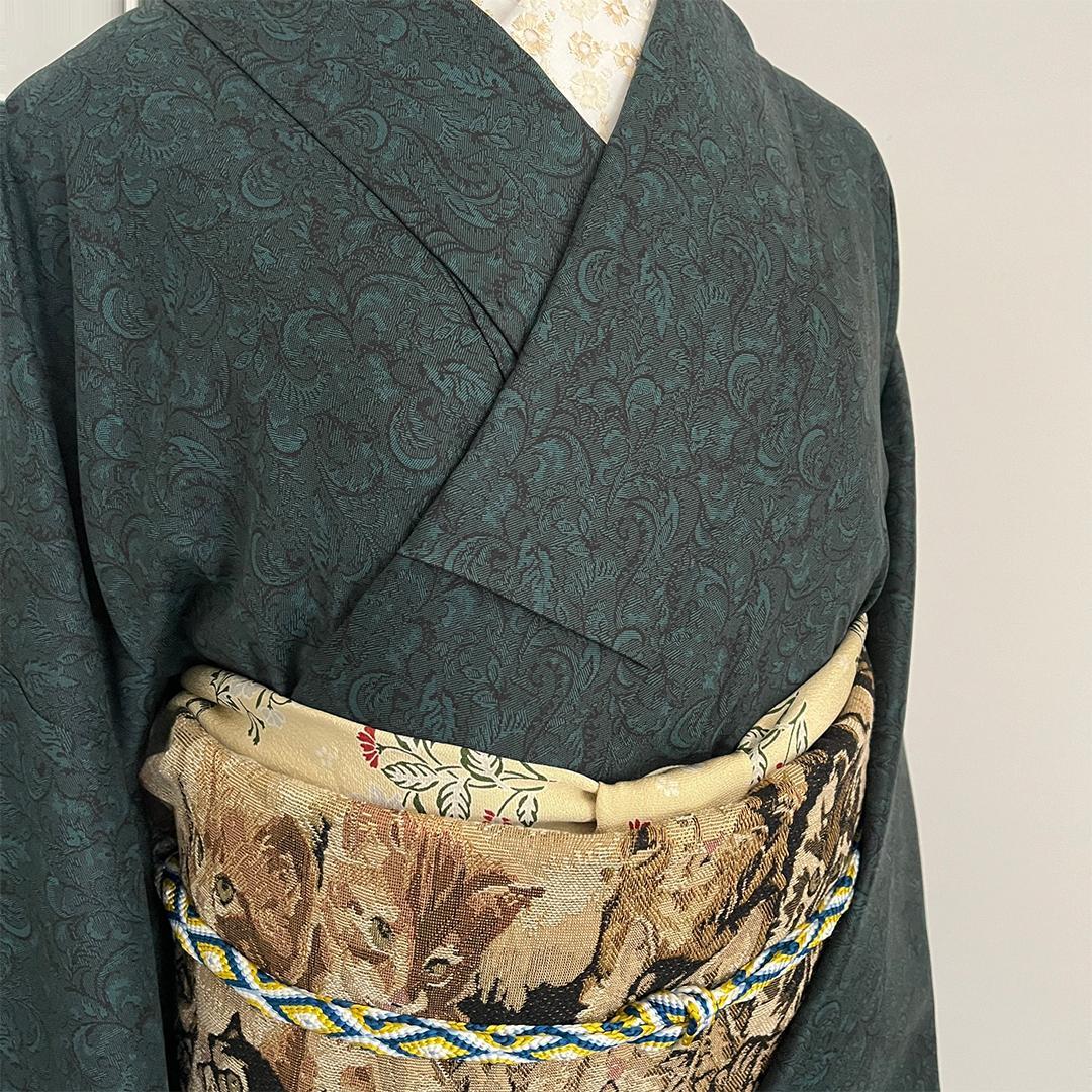 着物 袷 唐草 深緑 オリジナルきもの 色無地風 ポリエステル 洗え