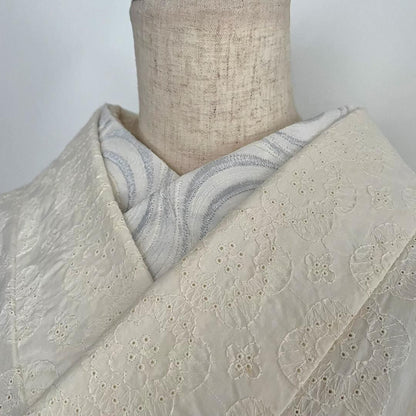 【七緒掲載商品】半衿 流線の銀刺繍 コットンレース 流水 たてわく 立湧 立涌 半襟 白 洗える