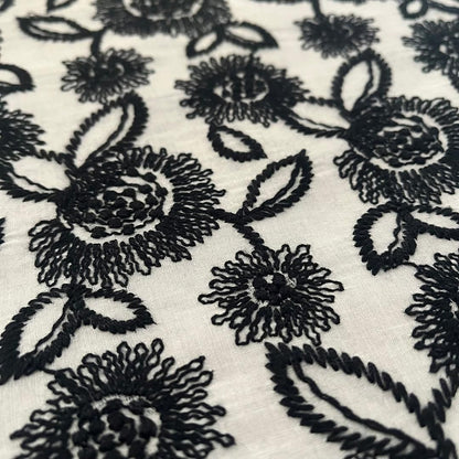 着物 単衣 瑠璃菊 モノトーン 刺繍 オフ白に黒 コットン きもの コットンレース 木綿