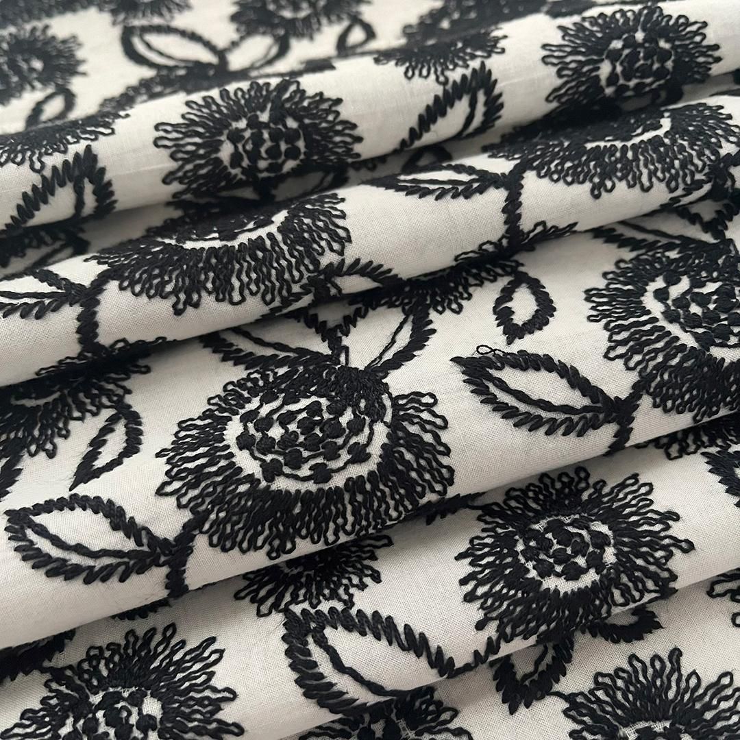 着物 単衣 瑠璃菊 モノトーン 刺繍 オフ白に黒 コットン きもの コットンレース 木綿