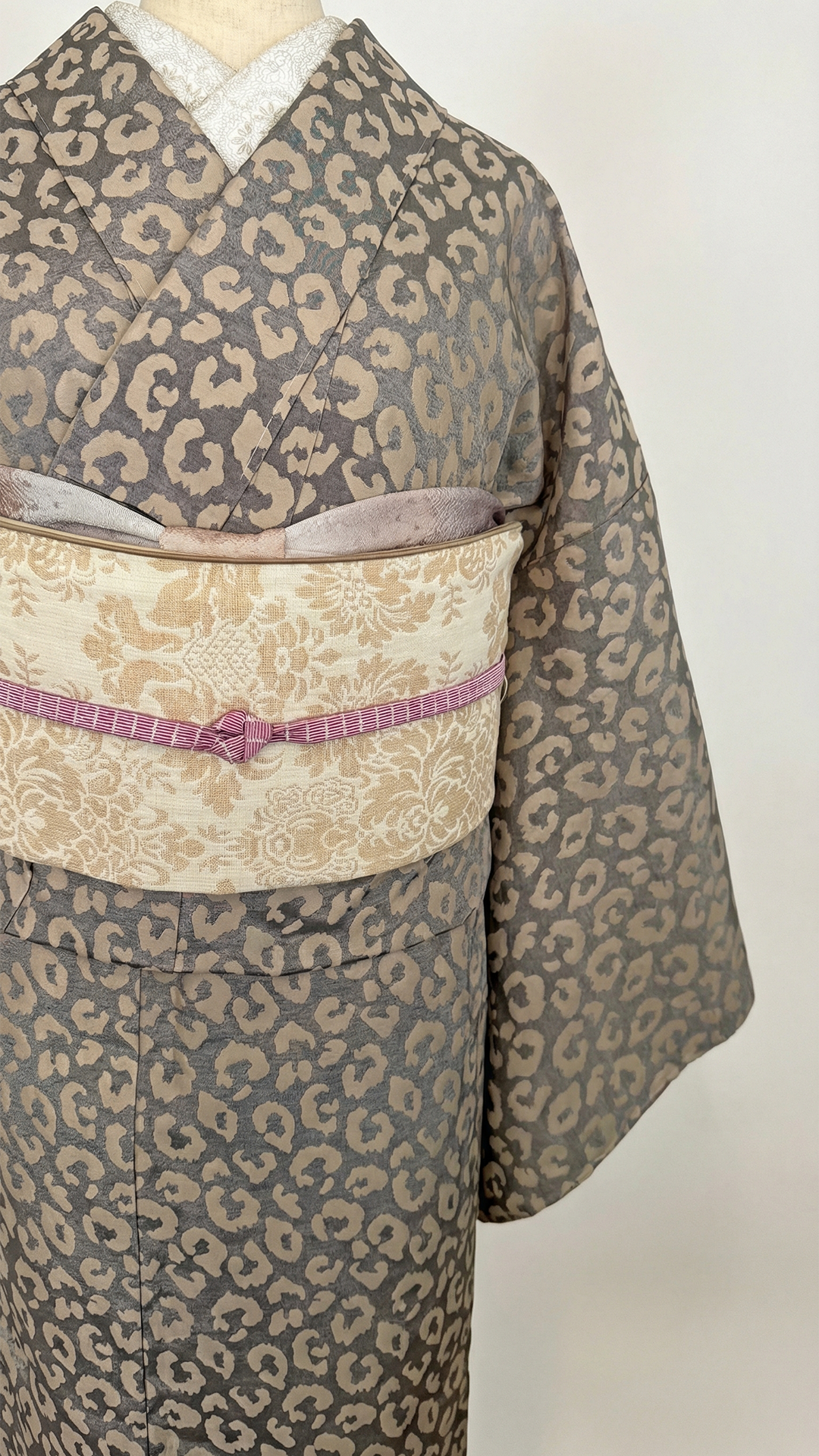 着物 単衣 【サヴァンナ・グレージュ】 ヒョウ柄 豹柄 レオパード グレージュ
