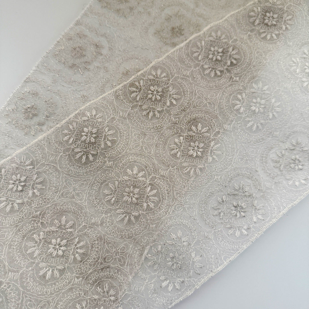 半衿 雪華の刺繍 レース半襟 シャンパン かわいい 金糸 オールシーズン 夏も