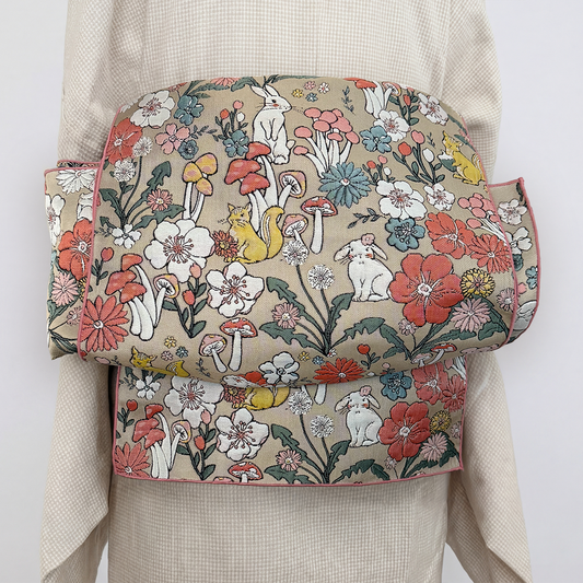 兵児帯 へこ帯 動物の森 うさぎ りす きのこ 開き 名古屋帯 ベージュ