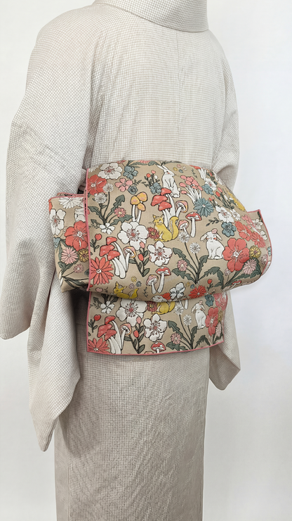 兵児帯 へこ帯 動物の森 うさぎ りす きのこ 開き 名古屋帯 ベージュ