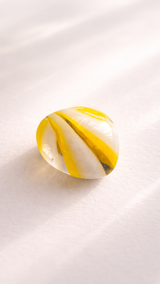 閃光舎 ガラスの帯留め 黄 白 2291