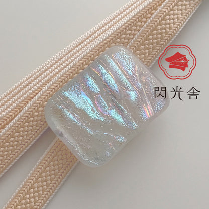 ガラスの帯留めと三分紐 白 銀色 箔 オーロラ