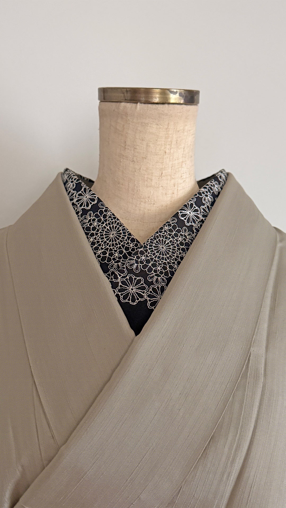 半衿 菊てまり 刺繍 黒 銀 半襟 成人式
