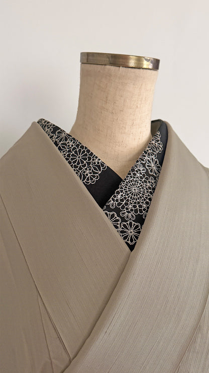 半衿 菊てまり 刺繍 黒 銀 半襟 成人式