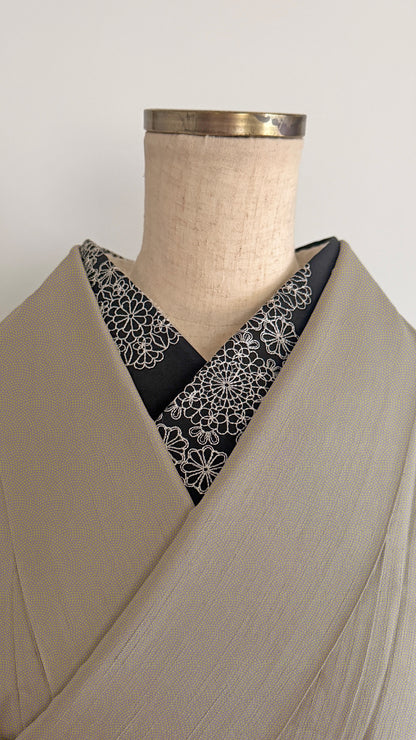 半衿 菊てまり 刺繍 黒 銀 半襟 成人式