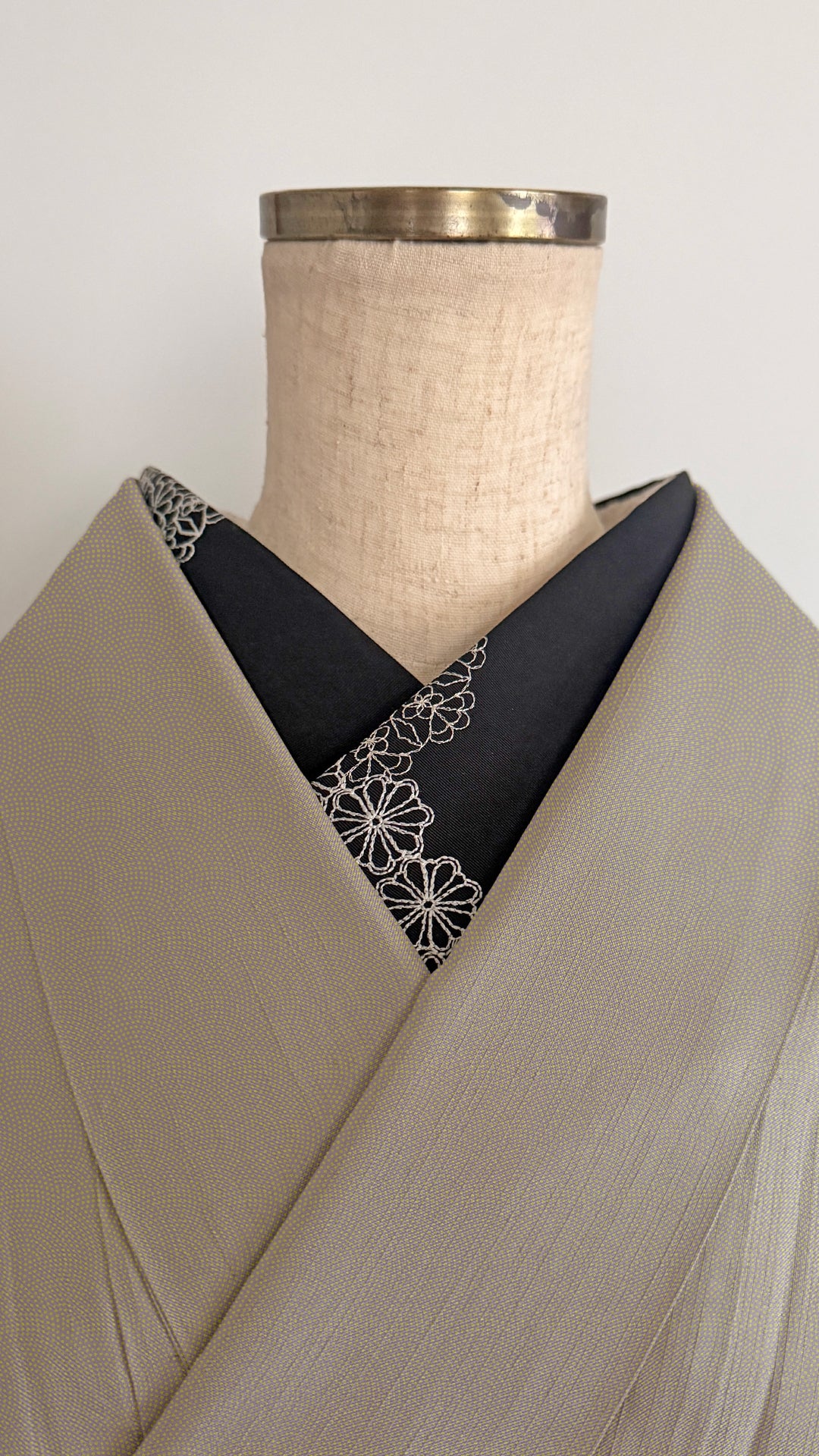 半衿 菊てまり 刺繍 黒 銀 半襟 成人式