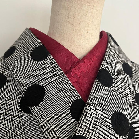 ダマスクの紋織 濃紅(こいくれない) 半衿 ハンドメイド半襟 ボタニカル 赤