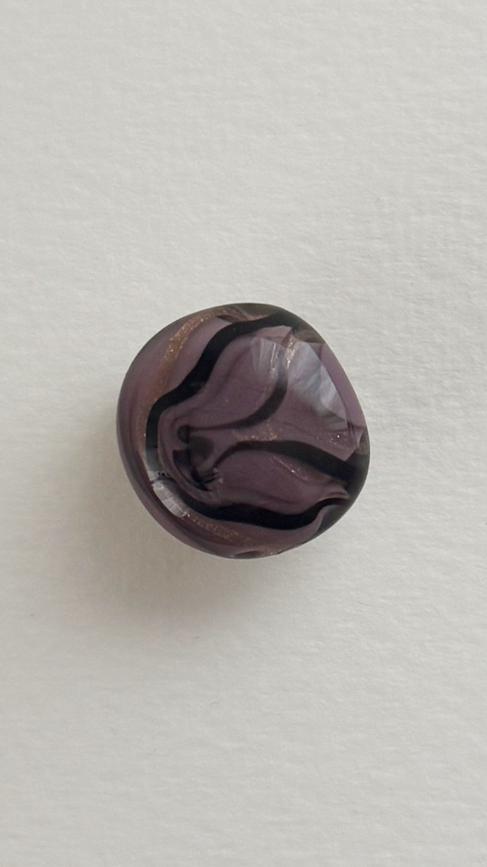 閃光舎 ガラスの帯留め サークル くすんだ紫 葡萄鼠 金  2293