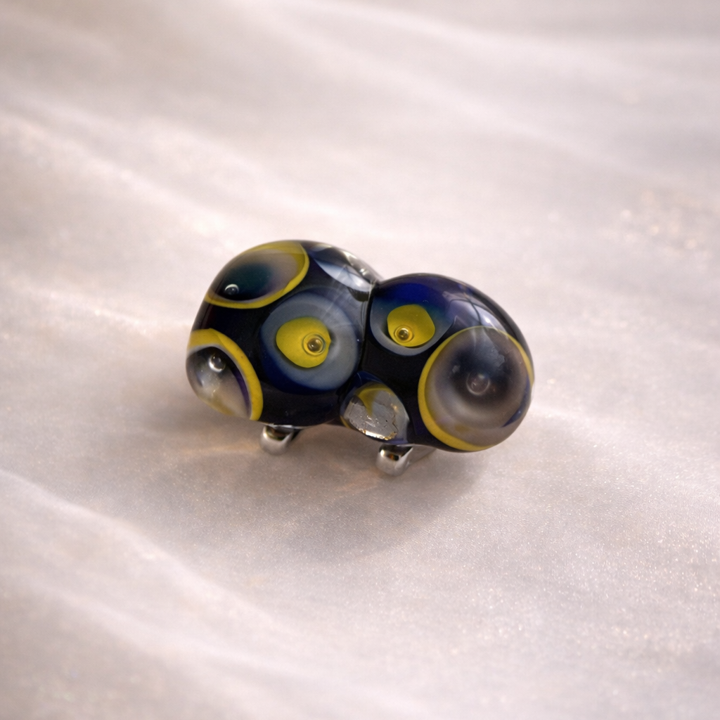 閃光舎 ガラスの帯留め  紫 紺 黄色 2268