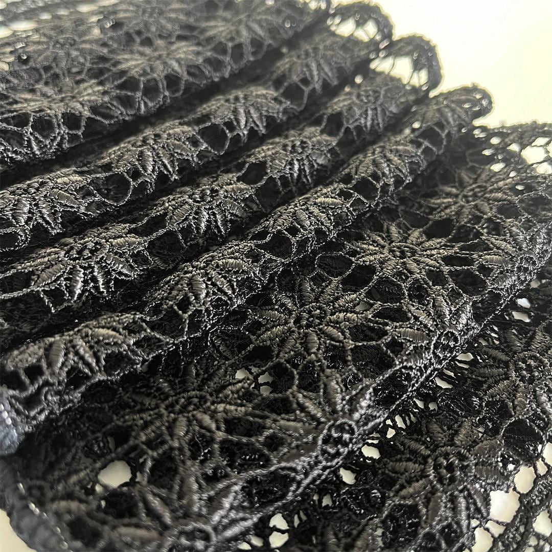 半衿 フラワーメダリオンのブラックレース 黒 花 半襟 ゴシック 成人式 前撮り