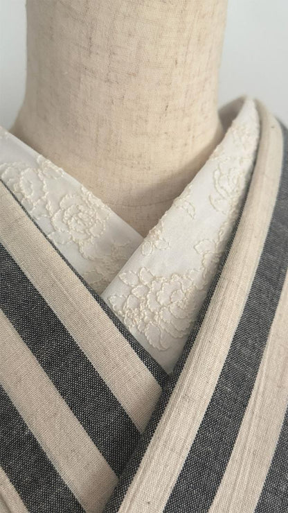 半衿 牡丹の刺繍 コットンレース オフ白 半襟 洗える エンブロイダリー きなり