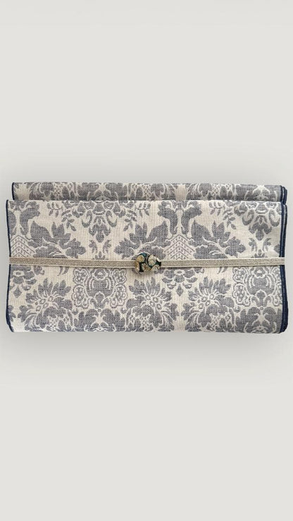 ガラスの帯留め 花 白花 フラワー 黒 立体 螺鈿風 レトロ 着物 2258