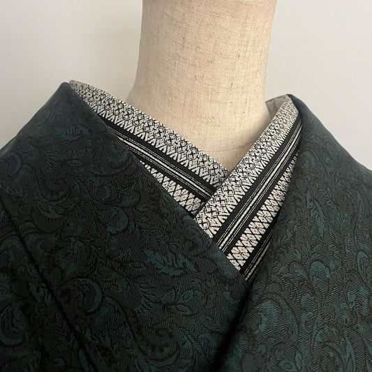 半衿 ちりめん すっきり献上 黒 縦 博多織の柄 半襟 縮緬 白 黒